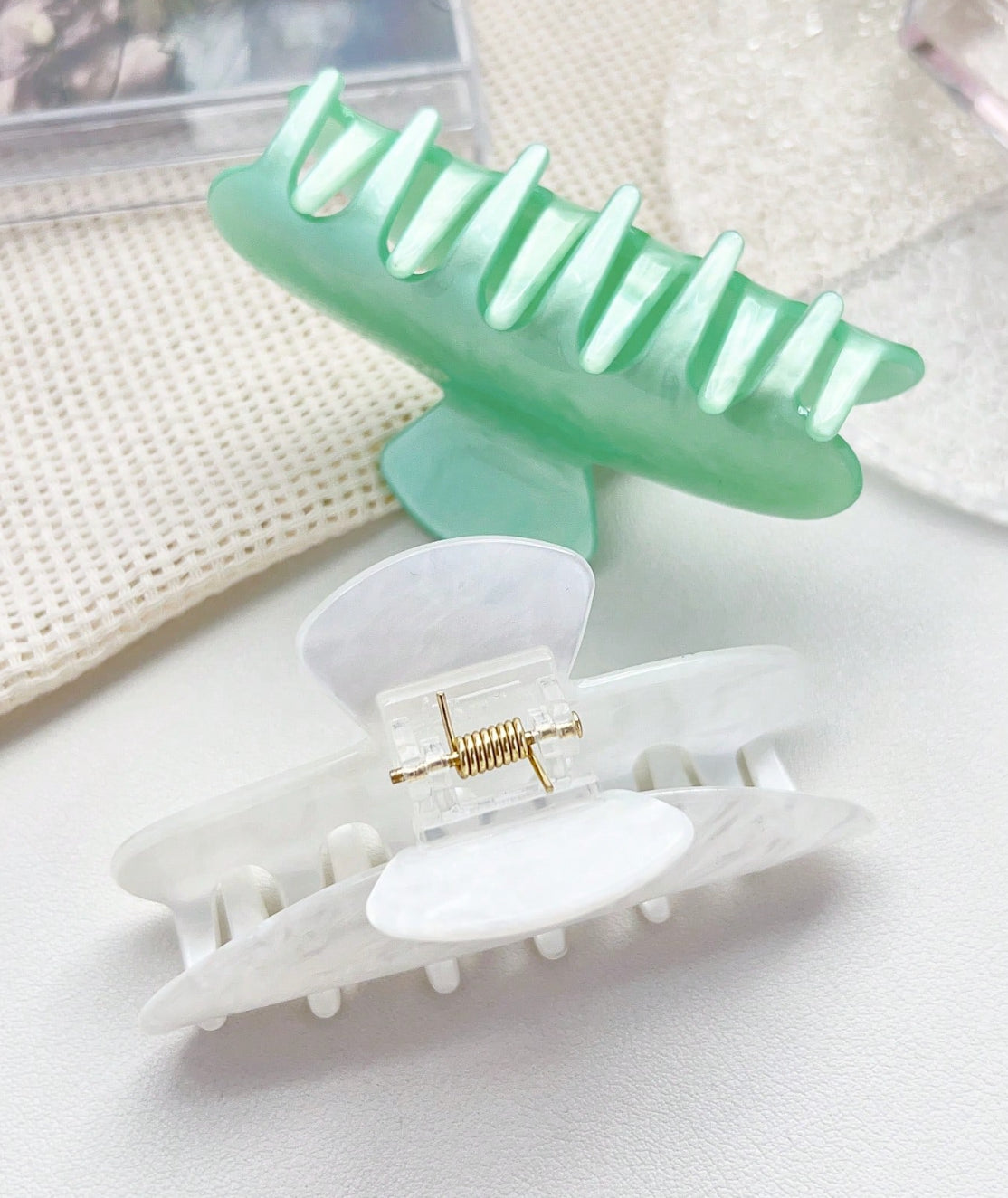 Pearl Marble Hair Claw (jade set)